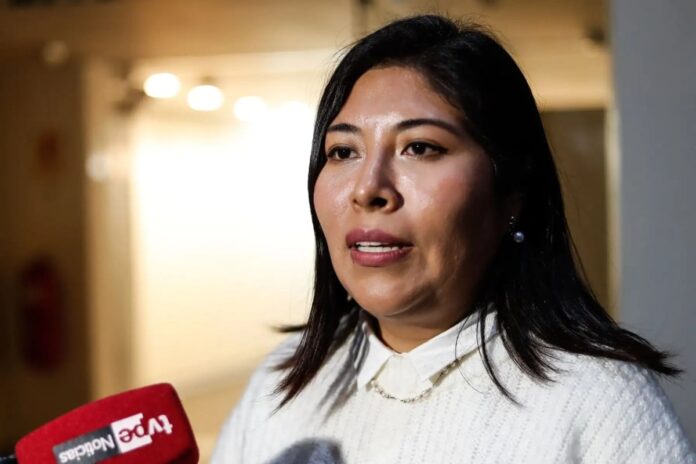 canciller-hugo-de-zela-anuncia-asilo-de-betssy-chavez-en-la-embajada-de-mexico-y-ruptura-de-relaciones-diplomaticas