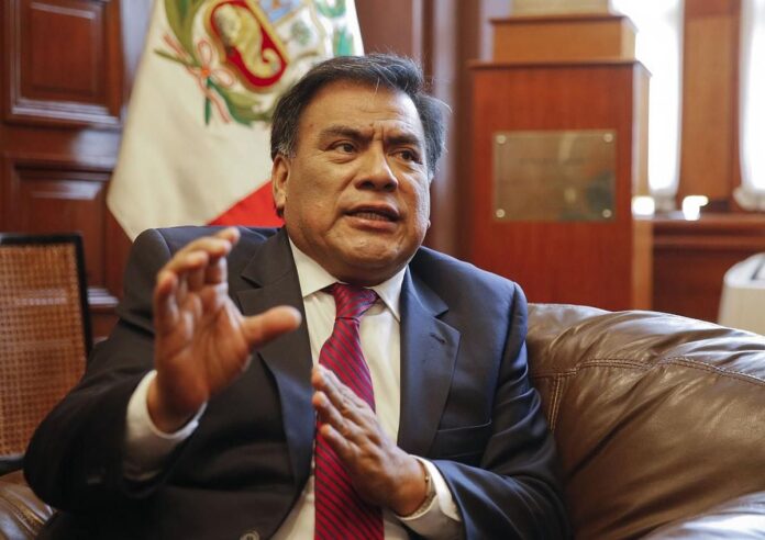 javier-velasquez-quesquen:-“[tenemos]-un-parlamento-condenable-e-inescrupuloso”