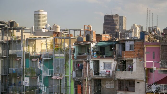 crecio-la-cifra-de-hogares-en-zonas-inundables-y-se-registro-una-menor-cobertura-de-gas-de-red-en-el-primer-semestre-de-2025