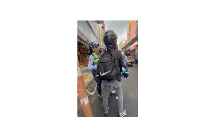 fuerte-agresion-verbal-contra-un-agente-de-transito-en-cali:-asi-fue-la-ofensa-que-quedo-en-video-de-la-infractora-que-se-movilizaba-sin-licencia.