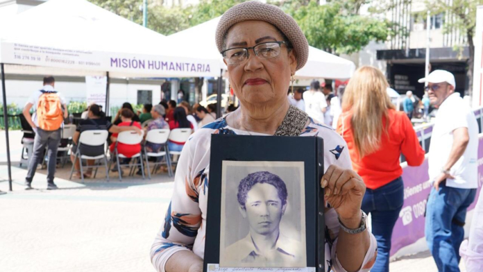 38-anos-buscando-a-jorge:-temilda-vanegas-desenterro-con-un-palustre-un-cuerpo-del-cementerio-calancala-de-barranquilla-para-exigir-verdad