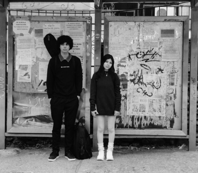 bucle-lunar-quiere-dar-chispazos-de-optimismo-con-su-musica