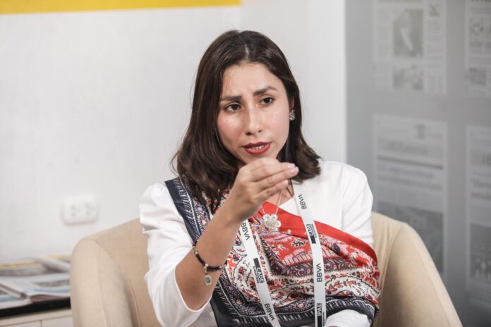 lesly-shica,-ministra-de-desarrollo-e-inclusion-social:-“todos-conocemos-la-historia-[del-golpe-de-castillo],-no-vamos-a-permitir-intromisiones”