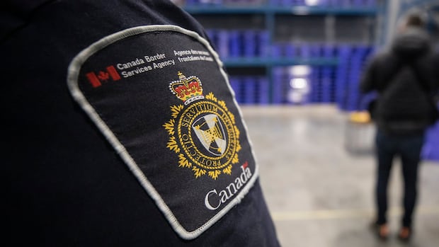 3-people-kicked-out-of-canada-in-bc.-extortion-probe,-border-agency-says