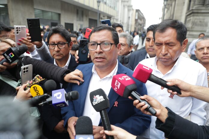 presidente-de-confemin-responde-a-rafael-lopez-aliaga:-“a-mi-no-me-ha-expulsado-(…)-yo-renuncie”