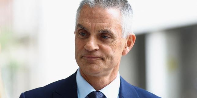 la-bbc-fragilizada-despues-de-la-salida-de-su-director-de-la-suite-de-coupes-jugees-«biaisees»-en-un-discurso-de-donald-trump