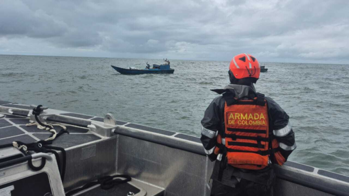 ‘no-se-veia-tierra-por-ningun-lado,-solo-era-el-ancho-mar’:-asi-fue-rescate-de-seis-pescadores,-cuyas-lanchas-se-quedaron-a-la-deriva-en-el-pacifico