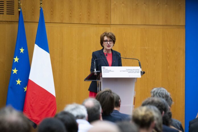 mercosur-eu:-france-refuses-to-sign-a-deal-that-‘would-condemn-its-farmers’