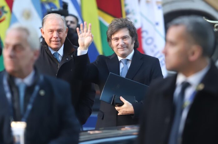 argentina’s-milei-lambasts-plan-to-tax-cash-withdrawals-as-debate-sparks-online