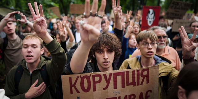 en-direct,-guerra-en-ucrania:-un-proche-de-volodymyr-zelensky-acuse-de-orquestar-un-vasto-sistema-de-corrupcion