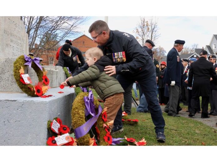 in-photos:-windsor-honours-veterans,-those-still-serving-at-remembrance-day-service