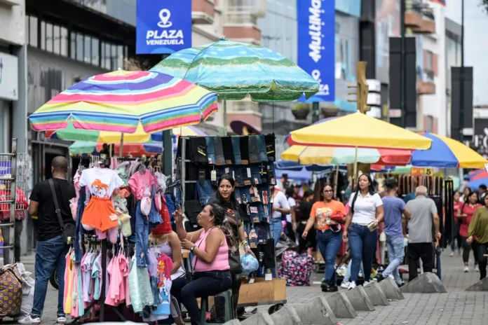 la-reactivacion-del-comercio-minorista-en-venezuela-comienza-en-las-cajas-registradoras,-pero-¿puede-durar?