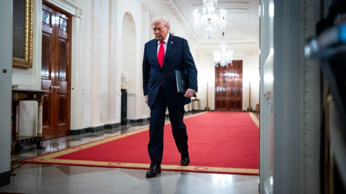 los-correos-electronicos-de-epstein-reavivan-preguntas-para-trump-y-una-nueva-lucha-por-la-transparencia
