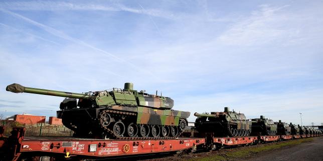 des-incidents-impliquant-des-drones-se-multiplican-en-francia:-despues-de-los-survols-d’une-base-militaire-et-d’un-depot-de-poudre,-un-convoi-de-chars-leclerc-cible