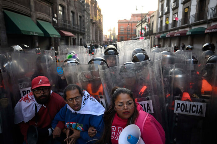 maestros-amenazan-con-boicotear-el-mundial-en-mexico-si-no-hay-acuerdo-laboral-con-el-gobierno
