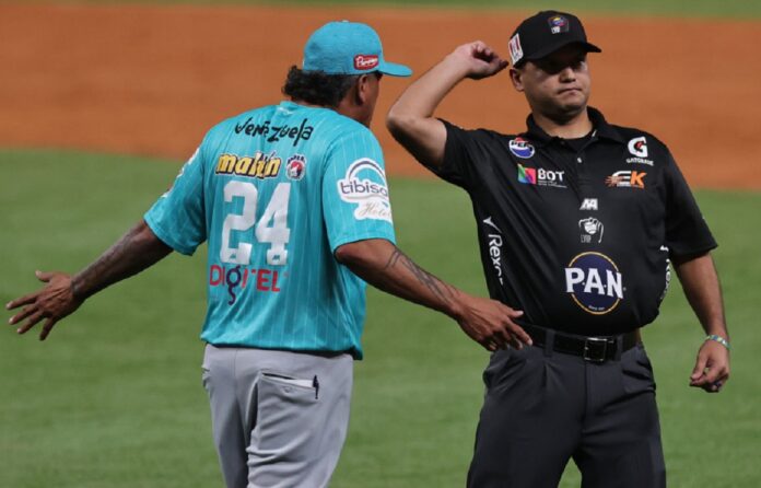 henry-blanco-fue-suspendido-y-multado