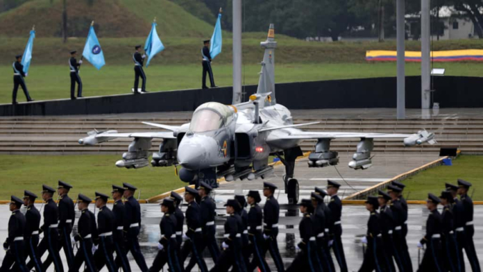 presidente-petro-hizo-oficial-la-adquisicion-de-17-aviones-gripen-para-fuerza-aeroespacial-colombiana:-desde-cali-hablo-de-la-contratacion-historica