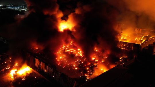 mas-de-20-heridos-tras-enormes-explosiones-sacuden-parque-industrial-de-ezeiza