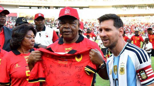 messi-anota-y-argentina-gana-en-angola