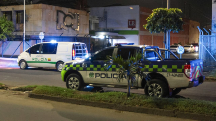 atacan-con-explosivos-la-sede-de-rcn-en-cali:-artefacto-detona-frente-al-edificio-en-el-barrio-industrial-los-mangos