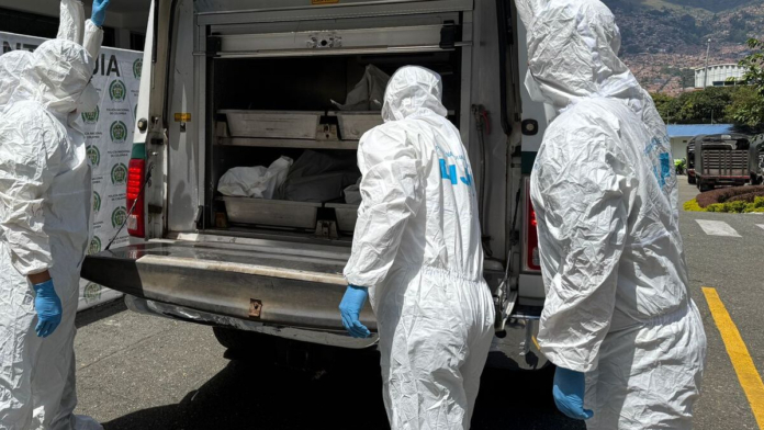 medellin-|-hallan-cuerpo-embolsado-en-via-publica-del-barrio-aranjuez:-la-victima-estaba-envuelta-las-sabanas,-cobijas-y-costas