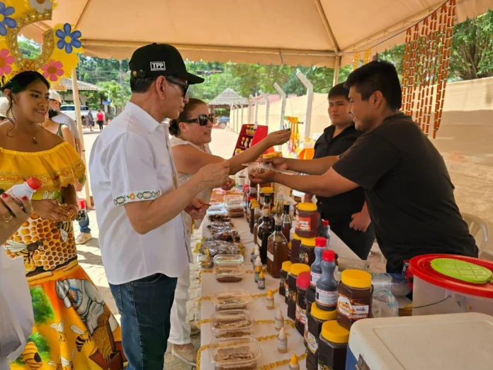 concluye-con-exito-la-vii-feria-de-la-miel-y-sus-derivados-en-porongo