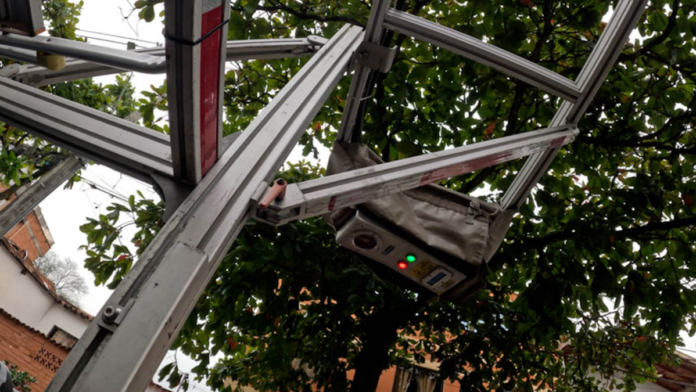ciencia-al-volante:-como-medellin-emplea-tecnologia-vial-avanzada-para-prevenir-el-caos-en-sus-calles-y-construir-una-movilidad-mas-segura-y-eficiente