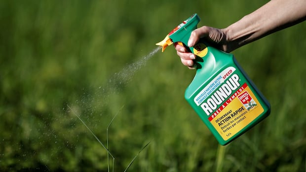 decades-old-study-on-common-weed-killer-retracted-after-journal-editor-says-monsanto-may-have-helped-write-it
