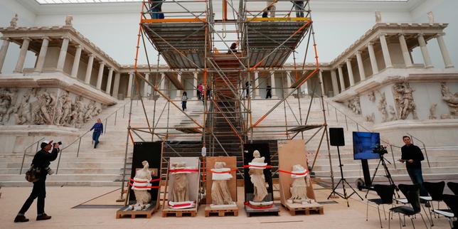 a-berlin,-le-musee-de-pergame,-en-travaux-depuis-plus-de-dix-ans,-rouvrira-partiellement-ses-portes-en-2027