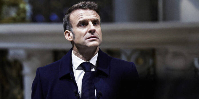 euforia-estudiantil-en-china-por-la-visita-de-emmanuel-macron