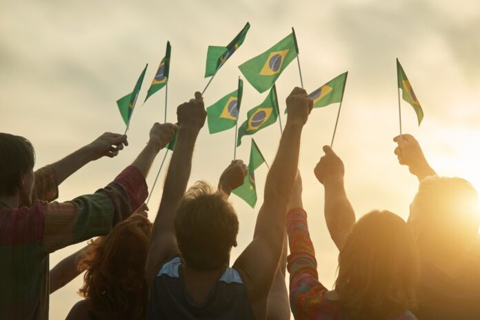 creciente-hostilidad-hacia-los-brasilenos-en-portugal:-odio-en-linea,-nuevas-leyes-y-viejos-vinculos