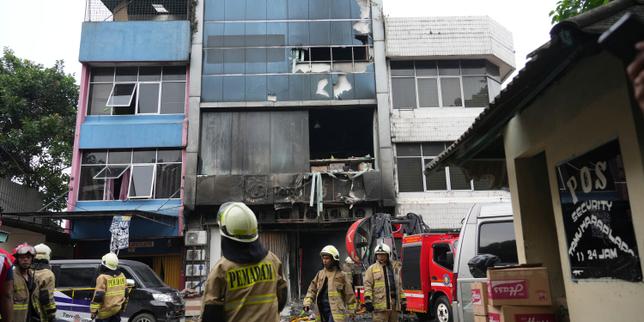 indonesia:-menos-de-22-muertes-en-el-incendio-de-un-inmueble-en-yakarta