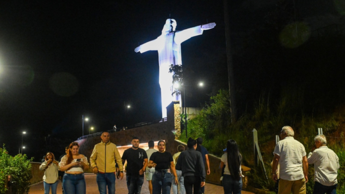 visitas-al-ecoparque-cristo-rey-crecen-hasta-un-90-por-ciento:-horario-extendido,-acceso-libre-y-mas-seguridad-revitalizan-el-iconico-mirador-de-cali