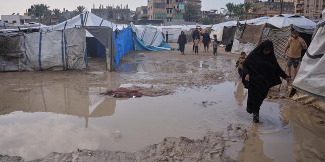 en-la-banda-de-gaza,-al-menos-16-muertes-despues-de-las-lluvias-torrenciales,-segun-la-defensa-civil
