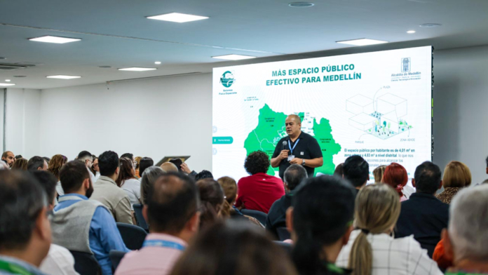 medellin-no-se-planea-desde-un-escritorio:-5.700-ciudadanos-dibujaron-su-ciudad-del-futuro-en-el-pot-mas-incluyente-de-su-historia