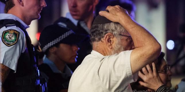 en-directo,-attentat-en-australie:-douze-morts-colgante-una-fete-juive-sur-une-plage-de-sydney;-el-primer-ministro-denuncia-«un-acto-malefico,-antisemita-y-terrorista»