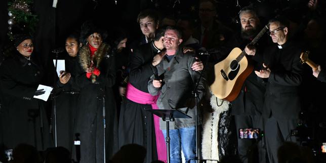 en-royaume-uni,-el-extremo-derecho-recupera-el-registro-religioso-y-en-apelacion-a-un-«nacionalismo-cristiano»