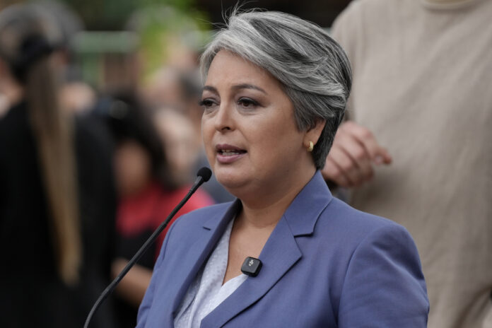 jara-llama-a-kast-para-felicitarlo-por-su-triunfo-y-reconoce-la-derrota-en-redes-sociales
