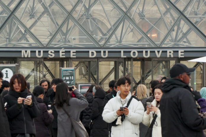 el-louvre-no-abrio-sus-puertas-por-huelga-de-trabajadores
