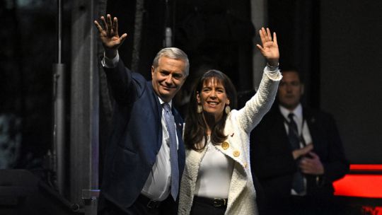 chile-gira-a-la-derecha-cuando-el-seguidor-de-pinochet-jose-antonio-kast-gana-la-segunda-vuelta-electoral-por-abrumadora-mayoria