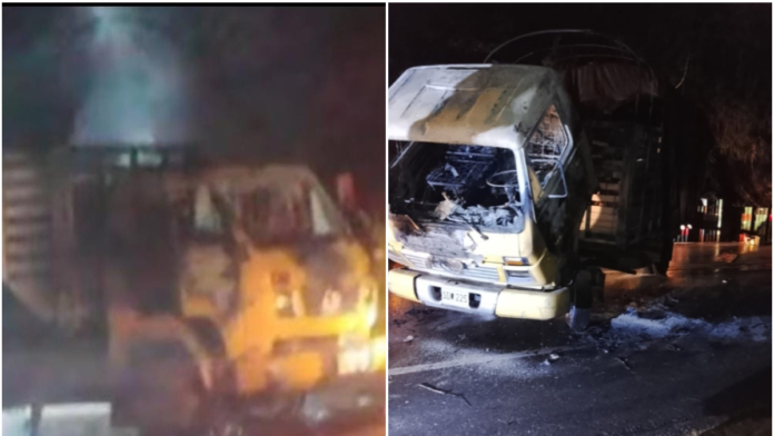 un-vehiculo-de-carga-fue-incinerado-en-el-sector-de-el-descanso,-sobre-la-via-panamericana,-en-el-cauca:-esto-se-sabe