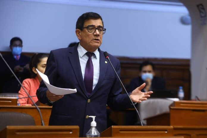 jose-williams:-“los-que-van-a-votar-a-favor-de-ampliar-el-reinfo-son-los-grandes-complices-de-la-ilegalidad”