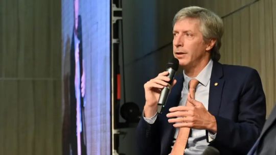 milei-cede-a-la-presion-del-fmi-y-abre-la-puerta-al-riesgo-de-inflacion