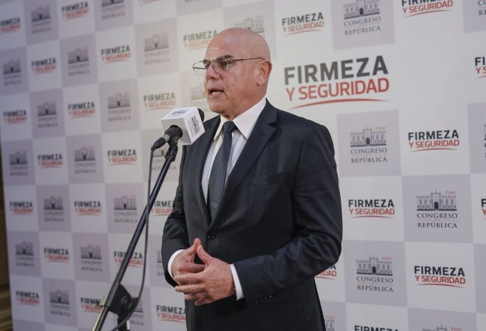 ernesto-alvarez:-ejecutivo-firmara-ampliacion-del-reinfo-hasta-el-2026-si-autografa-recoge-planteamientos-del-ejecutivo