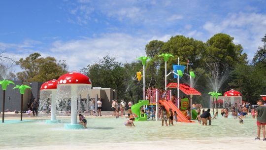 la-pampa:-espejos-de-agua-para-disfrutar-el-verano-en-familia