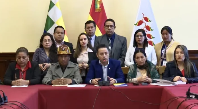bloques-parlamentarios-rechazan-alza-de-combustibles;-solo-unidad-apoya-la-medida