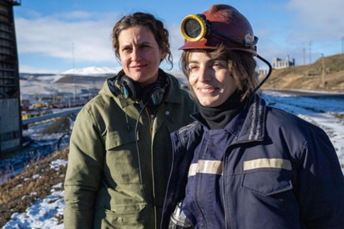 ‘queen-of-coal’:-the-story-of-patagonia’s-first-woman-miner-lands-on-netflix