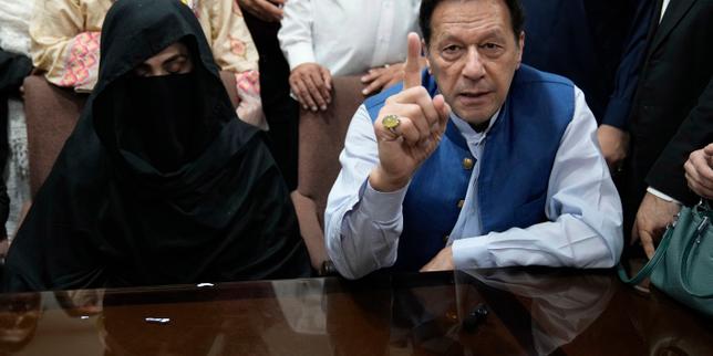 en-pakistan,-el-antiguo-primer-ministro-imran-khan-fue-condenado-a-seis-meses-de-prision