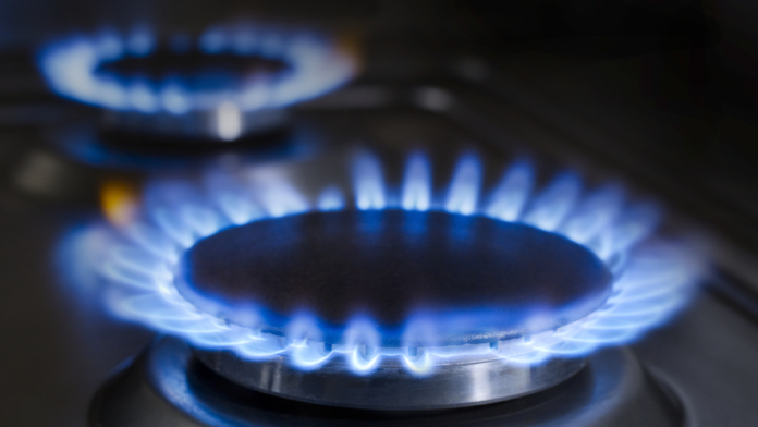¿sabe-cuanto-ahorran-las-familias-con-el-gas-natural?-en-medellin,-mas-de-5.600-hogares-acceden-sin-costo-a-la-conexion-gracias-a-‘unidos-por-el-gas’