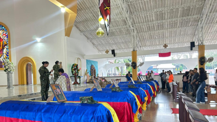 bucaramanga:-con-honores-y-velaton-despidieron-a-los-siete-soldados-que-fueron-asesinados-durante-el-atentado-del-eln-en-aguachica